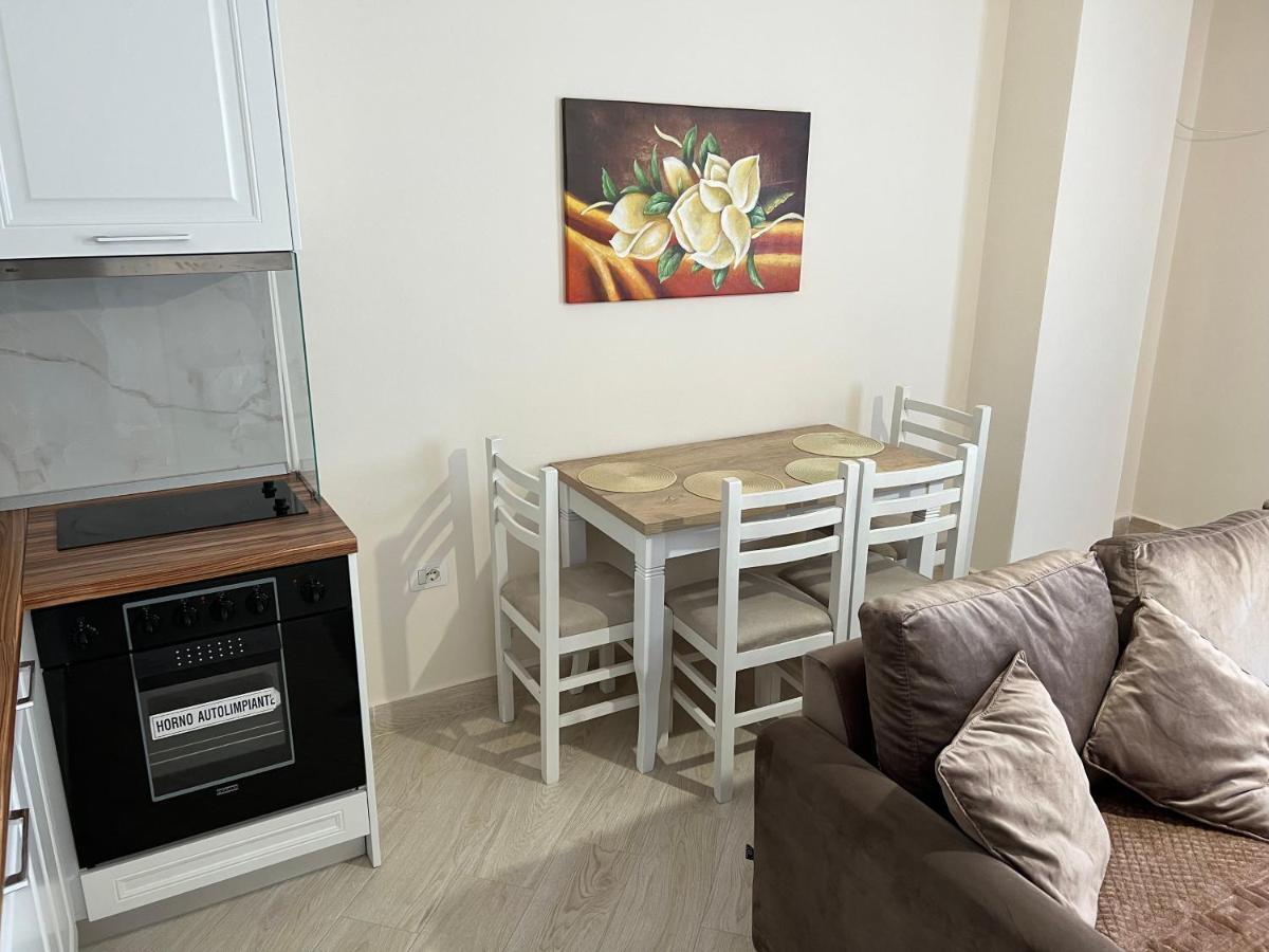 The Wish House Apartment โกเลม ภายนอก รูปภาพ