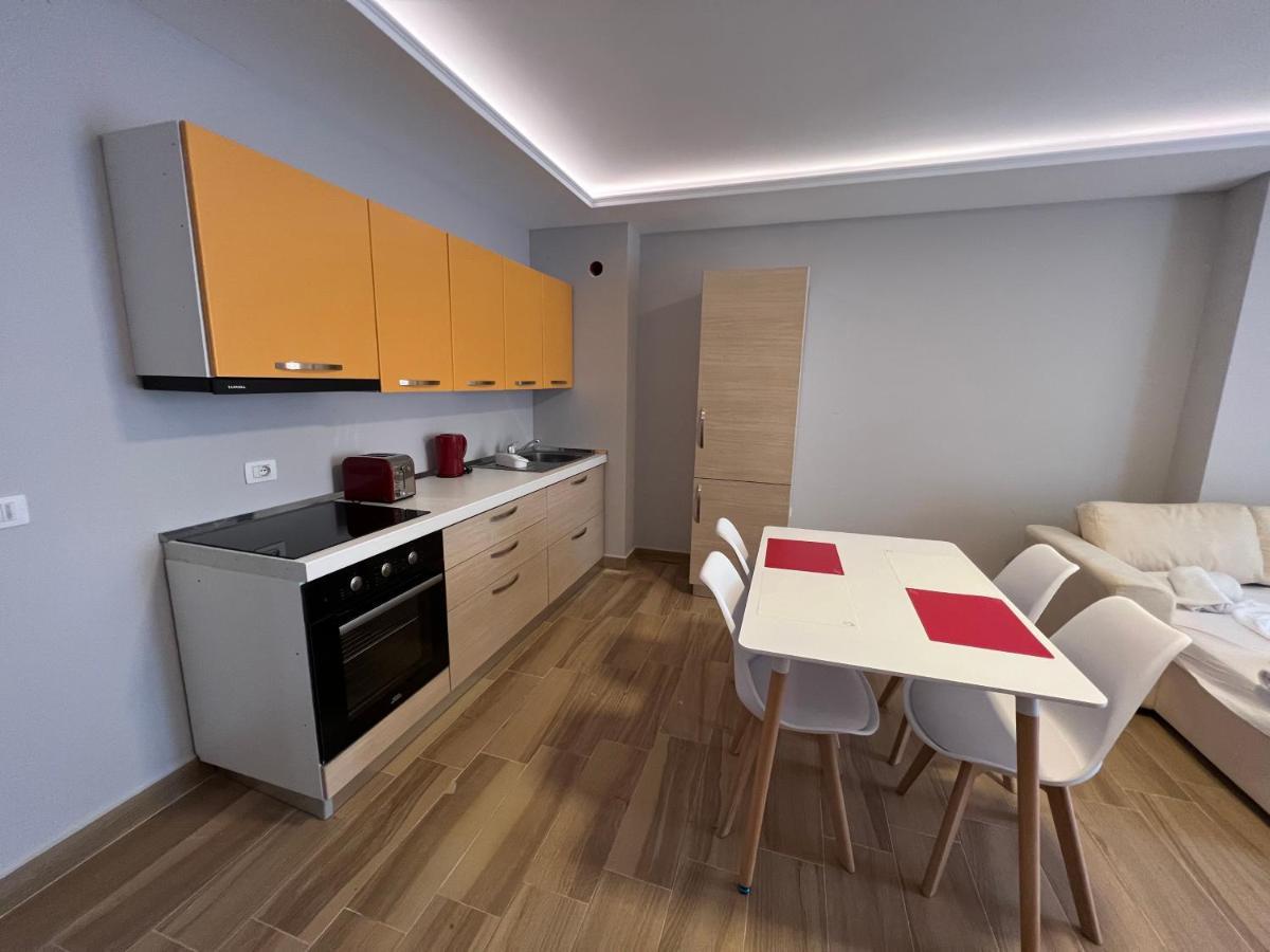 The Wish House Apartment โกเลม ภายนอก รูปภาพ
